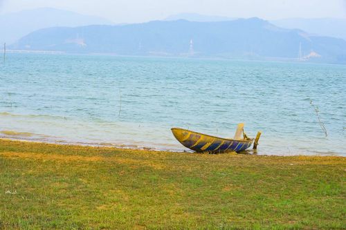 Chính yếu tố này đã góp phần đưa hồ Yên Mỹ trở thành điểm “check-in” mới nổi, thu hút những người yêu thích du lịch dã ngoại và trải nghiệm.