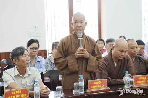Đại diện các tôn giáo phát biểu tại buổi họp mặt. Ảnh: Văn Hùng