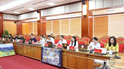 Các đại biểu dự hội nghị tại điểm cầu UBND tỉnh