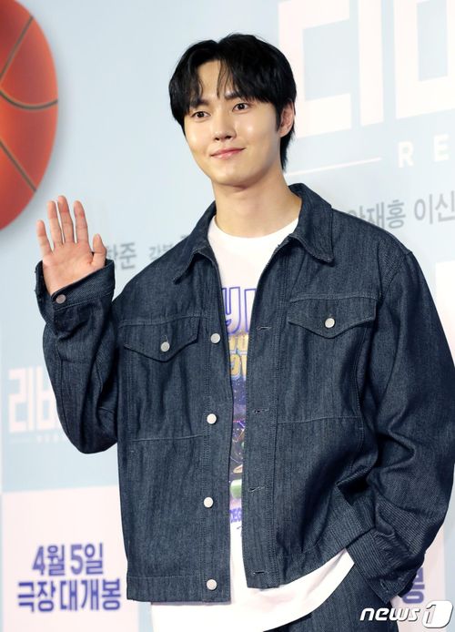  Lễ cưới vào tháng 5 của Lee Min Ho dự kiến tổ chức riêng tư, với quy mô kín đáo, chỉ có sự tham dự của gia đình 2 bên và những người thân thiết. Đại diện công ty quản lý từ chối tiết lộ thời gian tổ chức cụ thể cũng như địa điểm nhằm đảm bảo sự riêng tư cho cô dâu cũng như gia đình 2 bên. Ảnh: News1. 