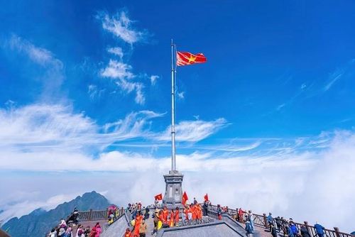 Fansipan - "Nóc nhà Đông Dương". Ảnh: ST