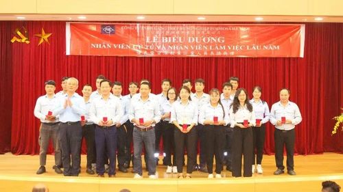FHS thường xuyên chăm lo, biểu dương và tri ân người lao động gắn bó với công ty.