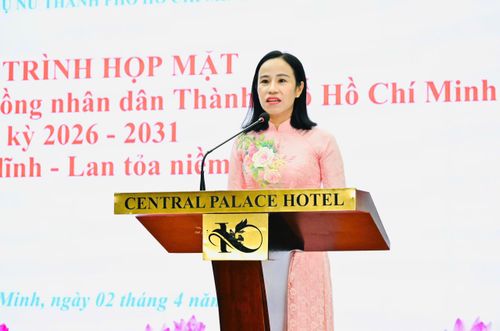  Chủ tịch Hội Liên hiệp Phụ nữ TPHCM Võ Ngọc Thanh Trúc, một trong các nữ ĐBQH chia sẻ tại buổi gặp mặt. Ảnh: VIỆT DŨNG 