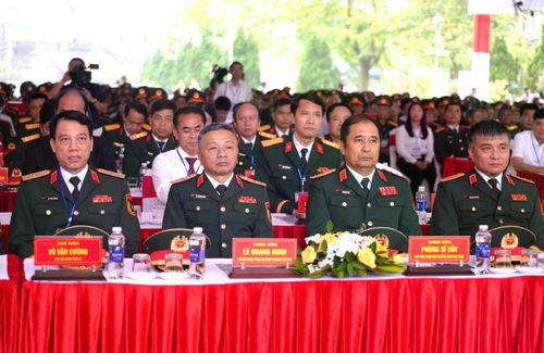 Các đại biểu tham dự lễ phát động. Ảnh: T.Đ.