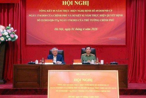 Phó Thủ tướng Thường trực Chính phủ Nguyễn Hòa Bình và Thứ trưởng Lê Văn Tuyến chủ trì hội nghị