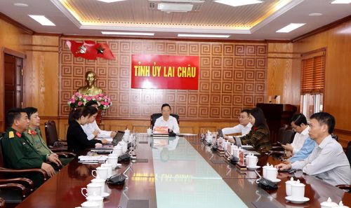 Đại biểu dự hội nghị tại điểm cầu Tỉnh ủy Lai Châu.