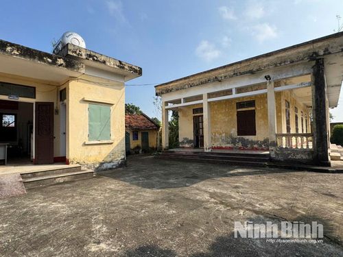 Một số công trình do Trạm y tế phường Mỹ Lộc quản lý đã xuống cấp nghiêm trọng và không thể sử dụng.