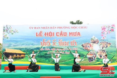Tiết mục múa tại Lễ hội