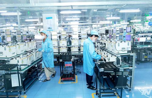 Sản xuất linh kiện điện tử tại Công ty TNHH DBG Technology Việt Nam (Khu công nghiệp Yên Bình) với công suất 30 triệu sản phẩm/năm.