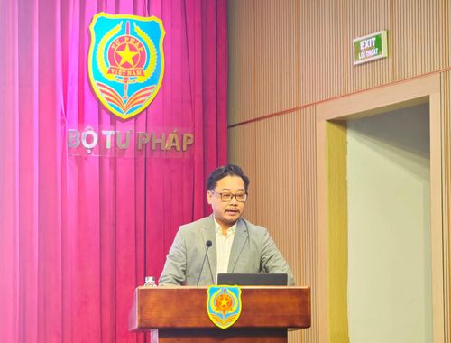 Phó Giám đốc Sở Tài chính Hà Nội Lê Trung Hiếu phát biểu. Ảnh: H.Hà