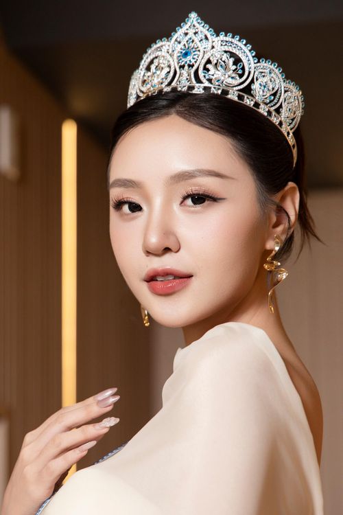 Khánh Như chia sẻ cô vẫn độc thân. Người đẹp hiện tập trung cho công việc và hoàn thành các công việc trong nhiệm kỳ á hậu Miss World Vietnam 2025.