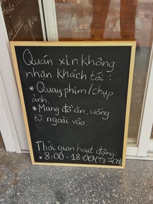  Quán cà phê thông báo không nhận khách đến "quay phim/chụp ảnh". Ảnh: @itsyourhomeground. 