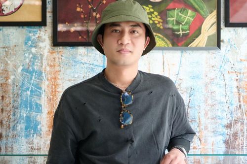 Việc Nam tiến, theo Doãn Quốc Đam, không phải vì tiền bạc hay danh tiếng. Anh nhìn nhận mỗi môi trường đều có điểm hay riêng, và làm việc với nhiều ê-kíp, nhiều phong cách khác nhau là cơ hội để học hỏi. Anh cũng thẳng thắn thừa nhận diễn viên phía Nam có thế mạnh về truyền thông - điều mà anh cần cải thiện nếu muốn phát triển lâu dài. Doãn Quốc Đam không đặt nghề diễn trên những mục tiêu quá lớn lao. Với anh, đây trước hết là công việc để mưu sinh, kiếm tiền, nuôi gia đình, chi trả cho cuộc sống, đồng thời đây cũng là niềm vui khi anh làm đúng ngành nghề mình được đào tạo.