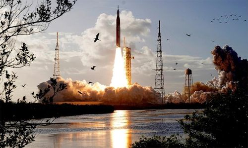 Tên lửa Artemis II của NASA cất cánh từ bệ phóng 39-B của Trung tâm Vũ trụ Kennedy vào ngày 1/4/2026, tại Cape Canaveral, Mỹ. Ảnh: VCG