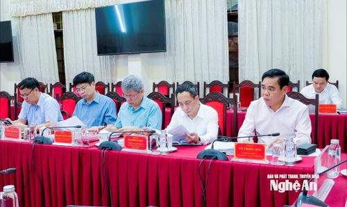 Các đại biểu tham dự phiên họp. Ảnh: Phạm Bằng