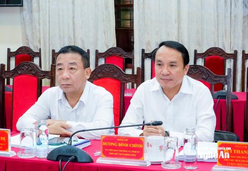 Các đại biểu tham dự phiên họp. Ảnh: Phạm Bằng