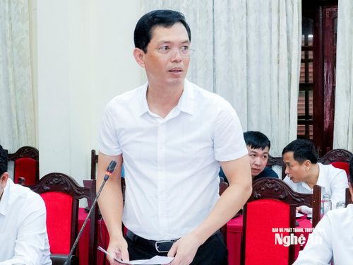 Giám đốc Sở Tài chính Trịnh Thanh Hải phát biểu tại phiên họp. Ảnh: Phạm Bằng