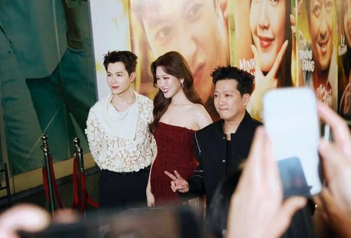 Thúy Ngân có mối quan hệ rộng rãi với đông đảo nghệ sĩ trong giới showbiz. Ảnh: FBNV
