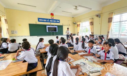 Giờ học thân thiện, tích cực tại Trường THCS Lê Thị Cẩm Lệ (phường Bạc Liêu).