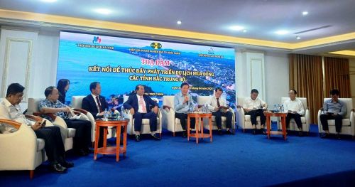 Các đại biểu thảo luận nhiều nội dung quan trọng góp phần phát triển du lịch mùa đông tại các tỉnh Bắc Trung Bộ