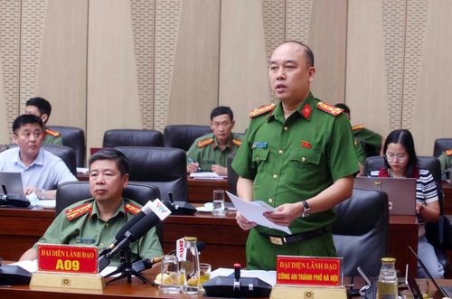Đại tá Nguyễn Đức Long, Phó Giám đốc Công an thành phố Hà Nội cung cấp thông tin tại Họp báo.