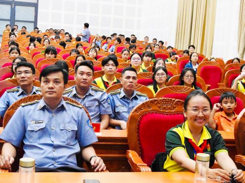 Đại biểu tham dự chương trình giao lưu