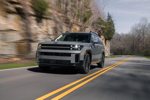 Santa Fe hybrid đóng góp lớn vào đà tăng trưởng doanh số của Hyundai tại Mỹ.