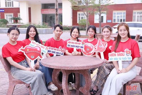 Với tinh thần xung kích, tình nguyện của tuổi trẻ, CLB Ngân hàng máu sống (Trường Cao đẳng Y tế Hà Tĩnh) luôn sẵn sàng lên đường bất cứ lúc nào khi có yêu cầu khẩn cấp từ các cơ sở y tế.
