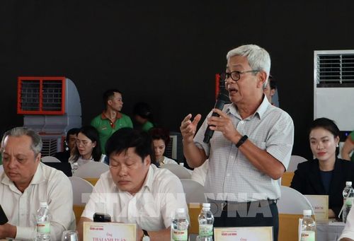 Ông Nguyễn Quang Bình, chuyên gia thị trường cà phê chia sẻ thông tin tại hội thảo. Ảnh: Xuân Anh - TTXVN