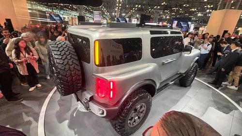Hyundai Boulder Concept trưng bày tại New York Auto Show 2026 với thiết kế đậm chất off-road, lốp dự phòng cỡ lớn phía sau.