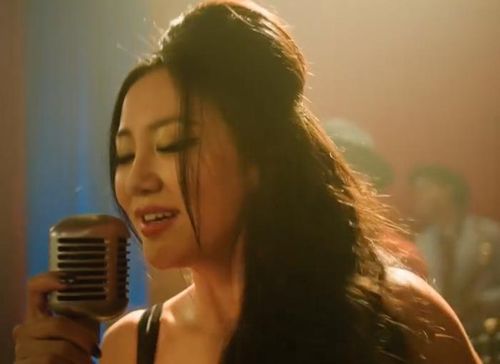 Bên cạnh đó, phim còn có sự góp mặt của Văn Mai Hương, sau thành công từ dự án trăm tỷ Thỏ Ơi!!.