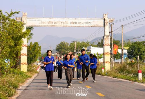 Đoàn viên tham gia Ngày chạy Olympic vì sức khỏe toàn dân - Vì an ninh Tổ quốc.