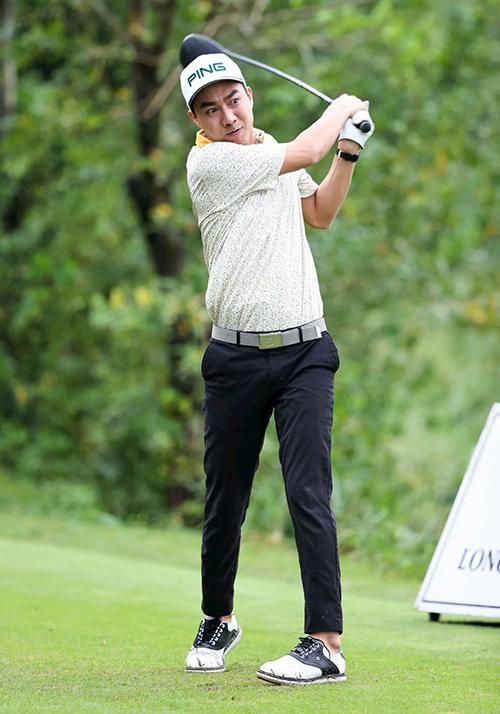Bộ môn Golf thu hút giới thượng lưu khi đến với bãi biển Cửa Lò, Nghệ An trải nghiệm. Ảnh: HQ