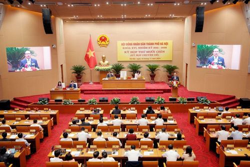 Phiên khai mạc Kỳ họp thứ 19 HĐND thành phố Hà Nội khóa XVI (nhiệm kỳ 2021-2026) vào ngày 19-11-2024 xem xét, ban hành các nội dung triển khai, thi hành Luật Thủ đô 2024. Ảnh: Trung Nguyên