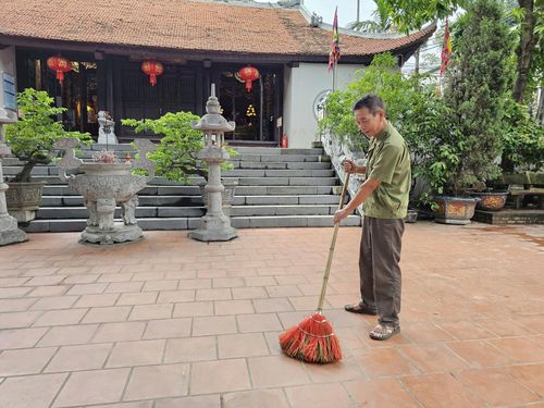 Các di tích tại Phú Thượng được gìn giữ, chăm sóc thường xuyên, tạo không gian văn hóa sạch đẹp, trang nghiêm. Ảnh: PV