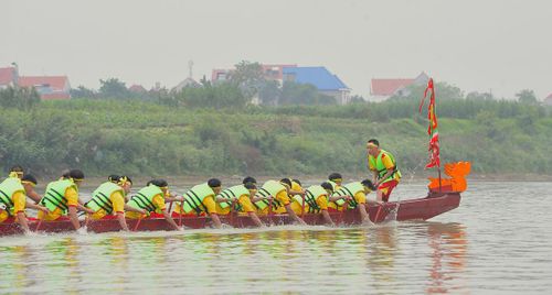 Mỗi chải có 24 tay chèo.