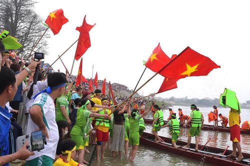 Sau nội dung thi đấu nam, đến nội dung thi đấu nữ.