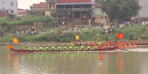 Hai chải nữ cũng rất kịch tính ngay sau hiệu lệnh.