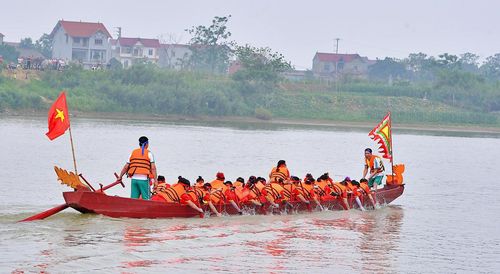 Những mái chèo rẽ sóng hôm nay chính là biểu tượng sinh động của sức mạnh cộng đồng, của ý chí đồng lòng, của khát vọng chinh phục và phát triển bền vững. 