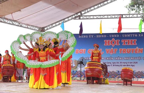 Đồng thời là dịp tri ân công lao các bậc tiền nhân có công trong sự nghiệp dựng nước và giữ nước; khơi dậy tinh thần tôn kính tổ tiên, đạo lý uống nước nhớ nguồn, ý thức cộng đồng, phát huy sức mạnh đoàn kết; cầu cho mưa thuận gió hòa, mùa màng tươi tốt, muôn người, muôn nhà được mạnh khỏe, bình an, yên vui, hạnh phúc. Qua đó, góp phần quảng bá văn hóa, tạo động lực phát triển kinh tế - xã hội.