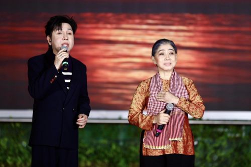  NSƯT Vũ Luân và NSND Phượng Loan 