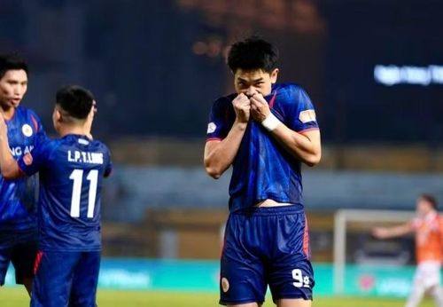 Đến hôm nay tôi mới có được 2 bàn thắng đầu tiên tại V-League mùa này và xin dành tặng chiến thắng cho người hâm mộ Công an Hà Nội".