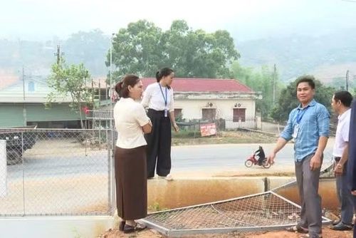 Vị trí voi phá rào vào nhà trường.