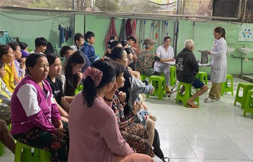 Khánh Hòa vẫn chủ động “phòng hơn chống”, quyết liệt triển khai các biện pháp nhằm bảo vệ sức khỏe người dân.