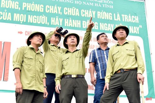Tại các điểm "nóng" như tiểu khu 395 xã Kỳ Lạc, tiểu khu 379C phường Sông Trí, tiểu khu 388A phường Vũng Áng, tiểu khu 380B phường Sông Trí, tiểu khu 390A phường Hoành Sơn... luôn có sự hiện diện của lực lượng ứng trực với đầy đủ trang thiết bị, sẵn sàng ứng phó với mọi tình huống.
