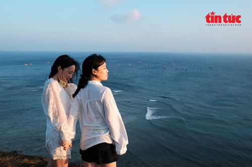 Chị Hoàng Quỳnh Anh và chị Hoàng Diệp Anh đã chọn Lý Sơn làm điểm dừng chân cho kỳ nghỉ của mình.