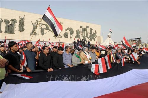 Người dân tham gia biểu tình phản đối chiến tranh, tại Baghdad, Iraq, ngày 4/4/2026. Ảnh: THX/TTXVN