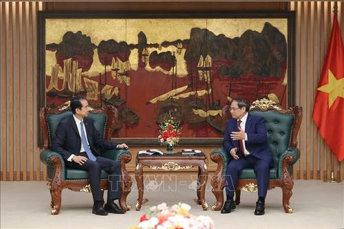 Thủ tướng Phạm Minh Chính tiếp Đại sứ Trung Quốc tại Việt Nam Hà Vĩ. Ảnh: Dương Giang/TTXVN
