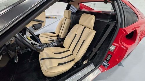 Nội thất của Ferrari 308 GTS đời 1979.