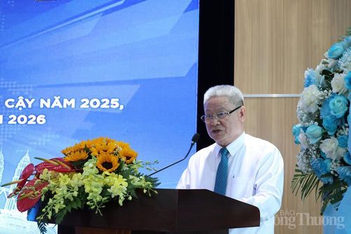 Ông Bùi Thanh Thủy, Phó Chủ tịch kiêm Tổng thư kí Hội Bảo vệ người tiêu dùng Việt Nam phát biểu tại lễ công bố.